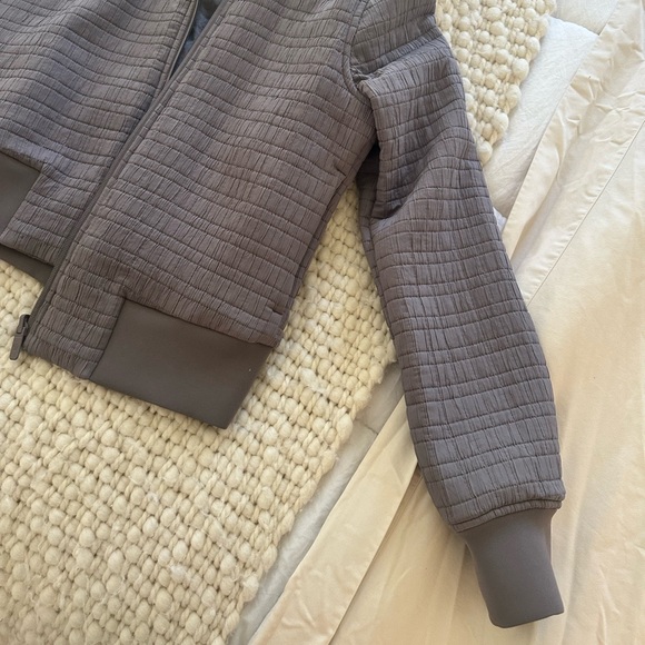 NWOT Lululemon reversible bomber jacket - Picture 4 of 8